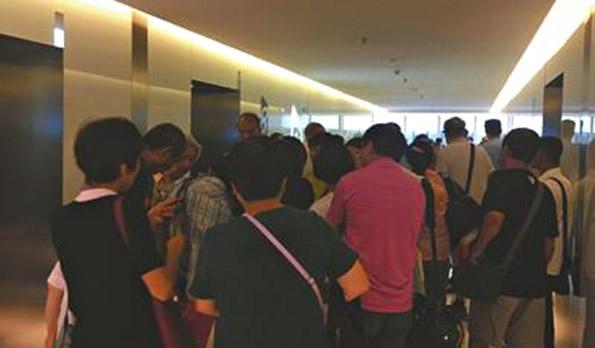 3日，眾多投資人來到華贏凱來公司門口。